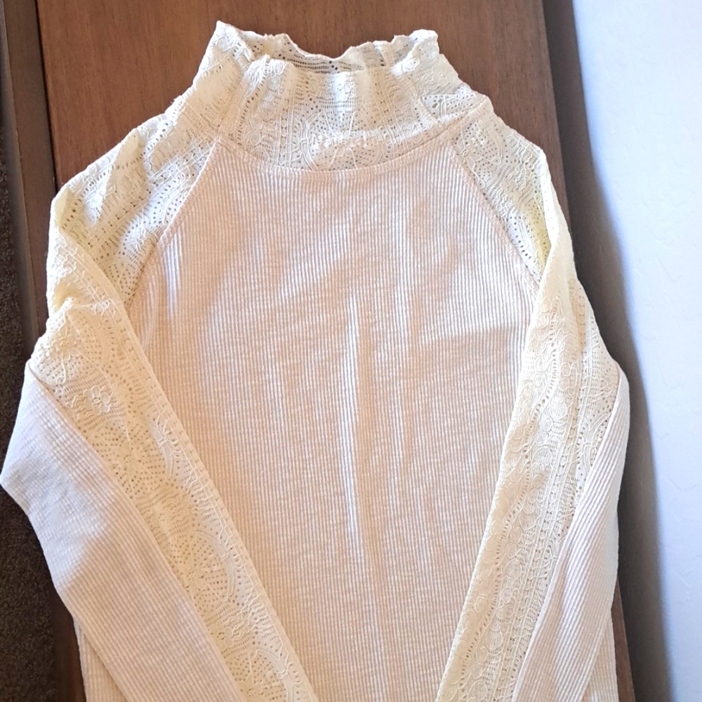 Altar'd State lace top